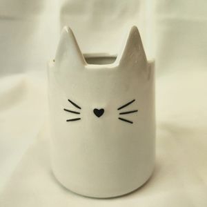 Mini cat planter